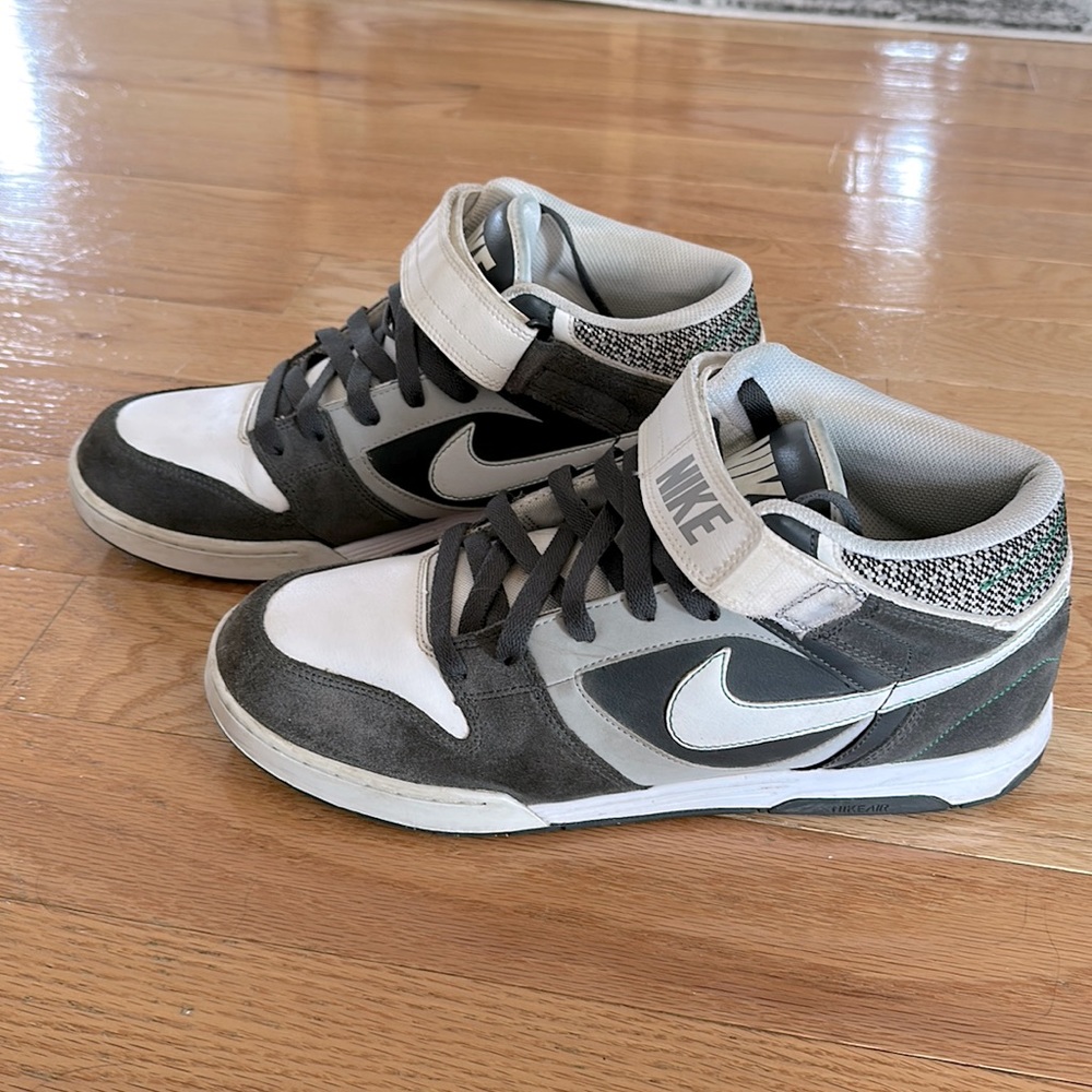Men’s Nike sneakers size 12 white and gray